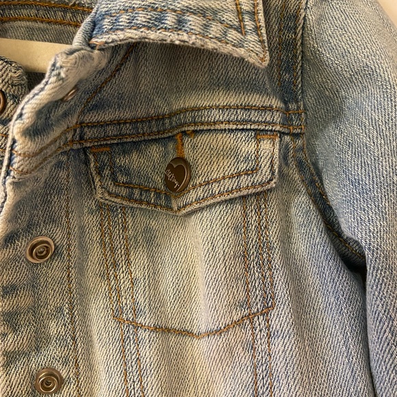 Toddler Old Navy Jean Jacket - Picture 4 of 5